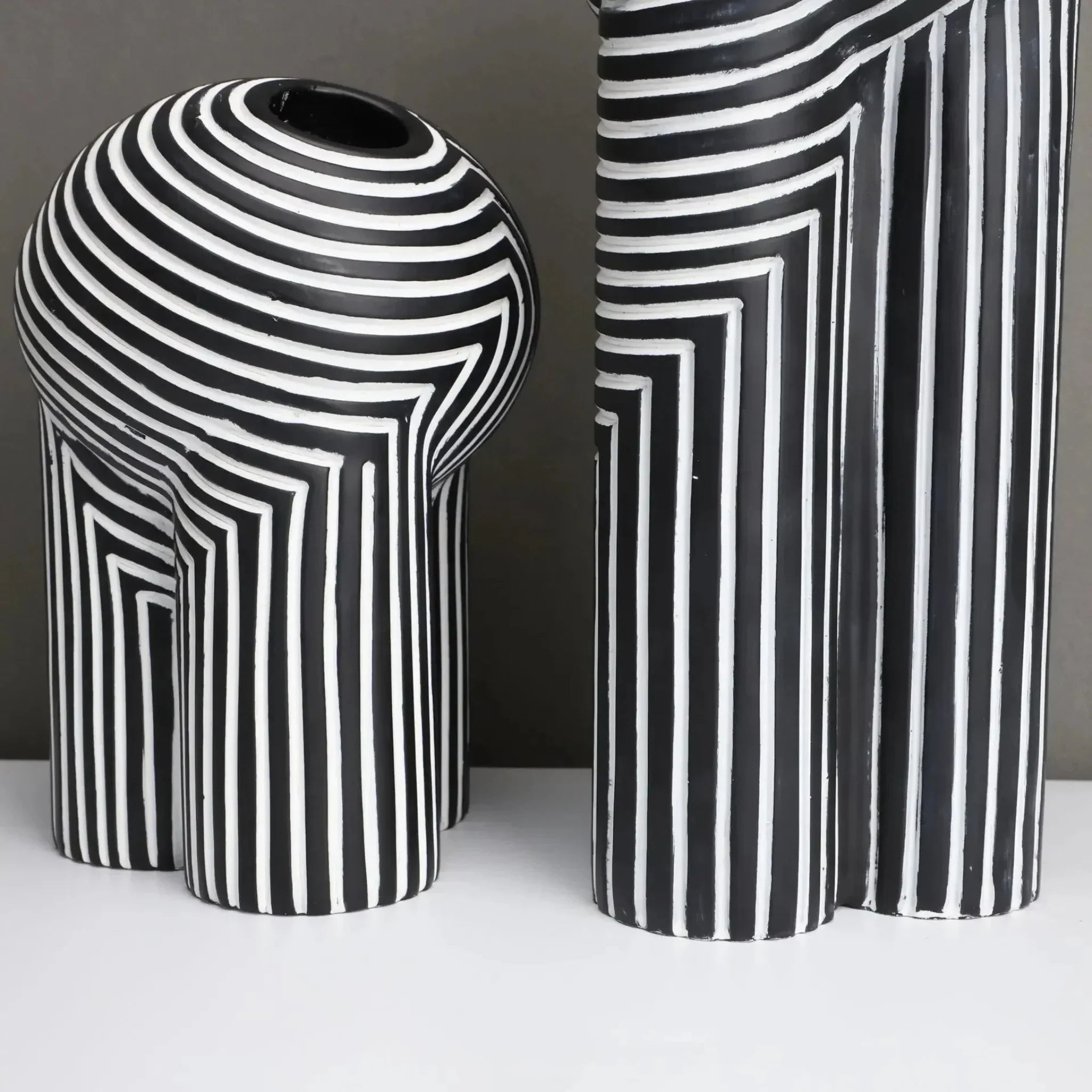 Skonne Linjera Black and White Abstract Resin Vase, Vases, Sculptural