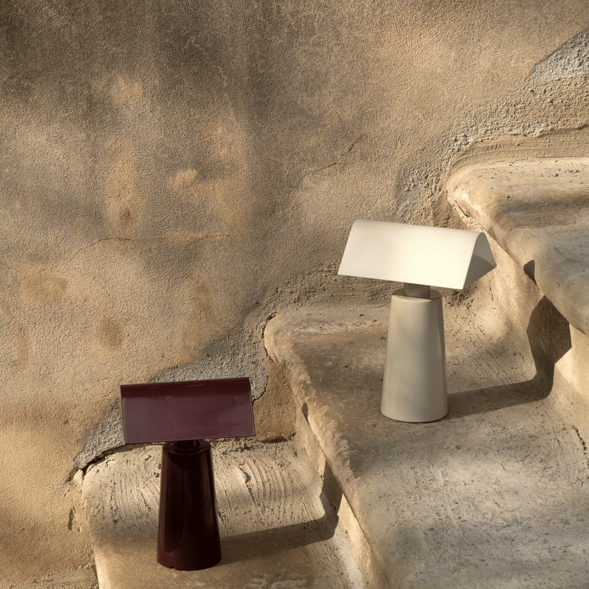 Lyspyra Pyramid Lamp with Built-In Wireless Charger, Table Lamps, Touch