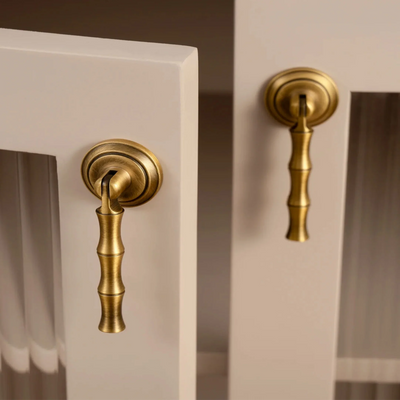 Translation missing: nl.Solid Antique Brass Drawer Pulls Mid-Century Style, Cabinet Knobs & Handles, Driva