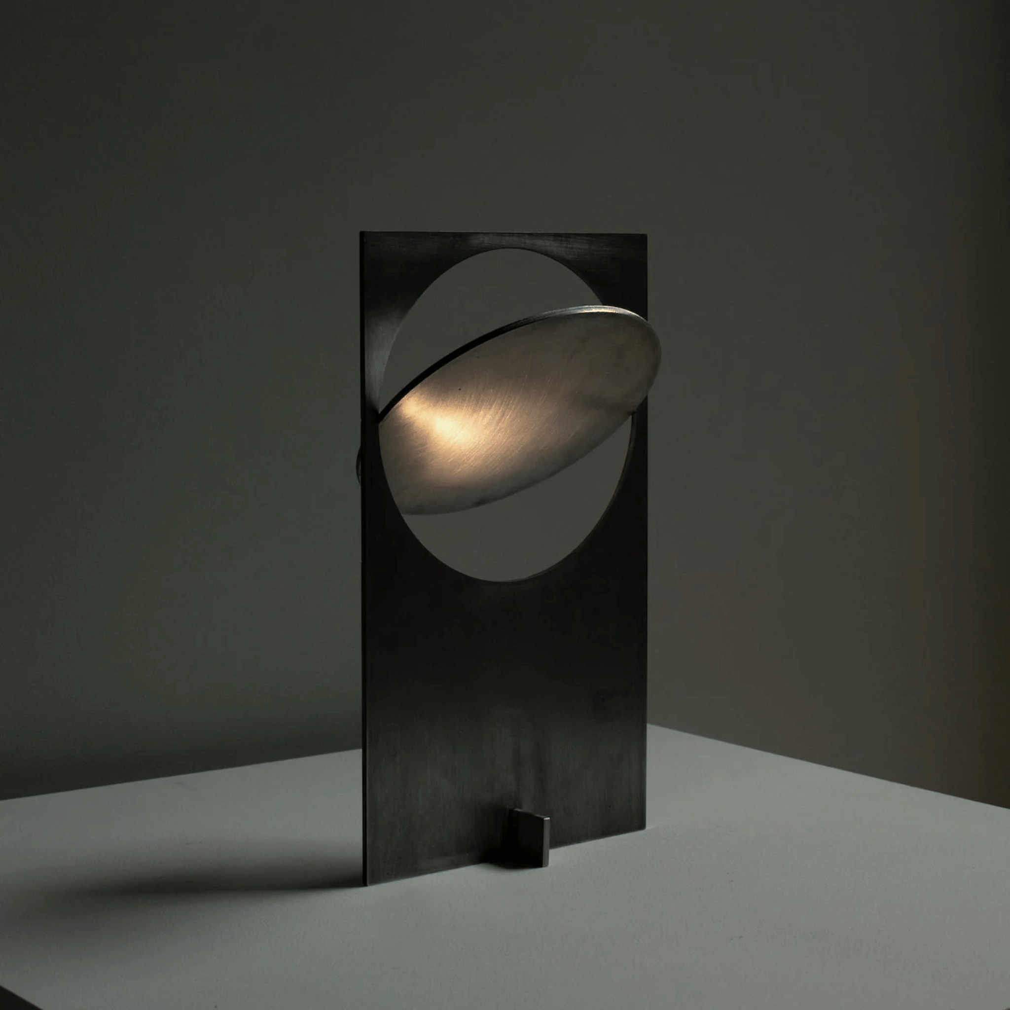 Solglød Modern Sunset Table Lamp - Dark Gray LED, Lamps, Sculptural