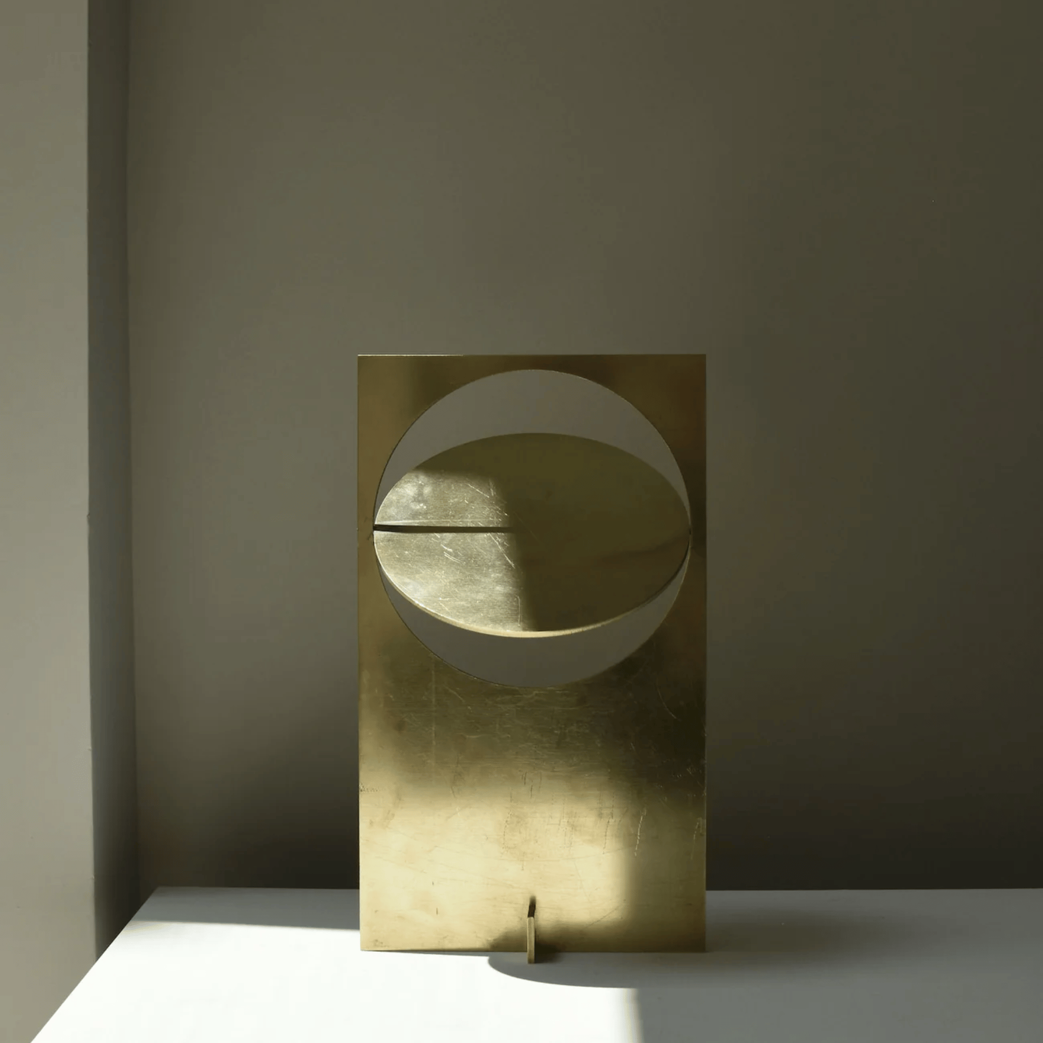 Gold Sunset Table Lamp — Modern Sculptural Design, Lamps, Solglod